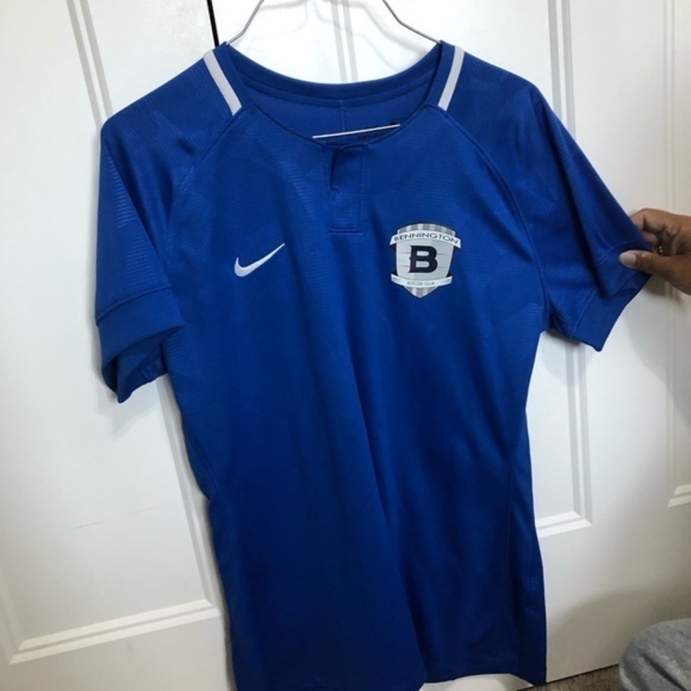 Nike Bennington soccer club jersey woman’s size large
